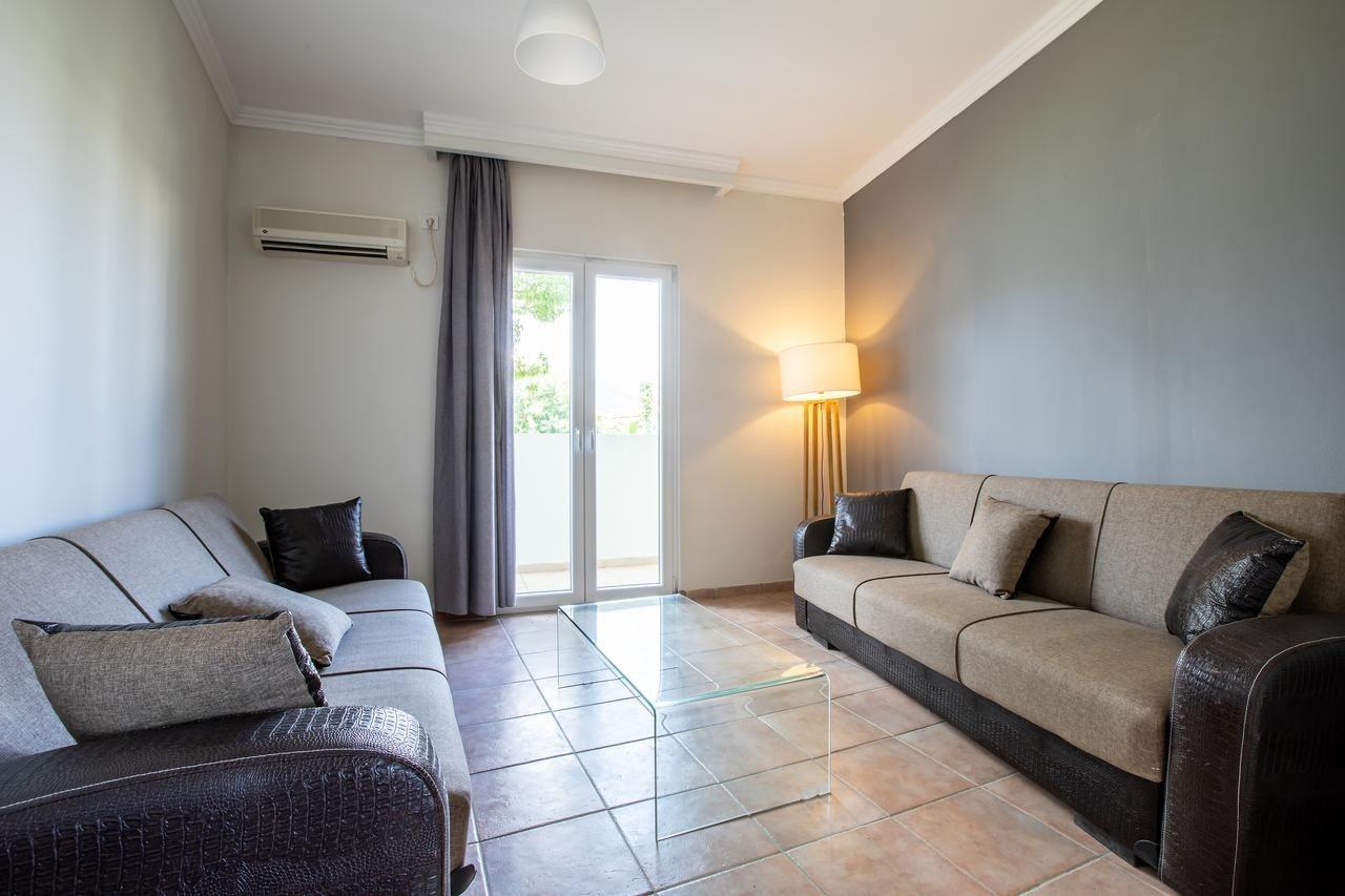 Hotel White Olive Premium Cameo 4*